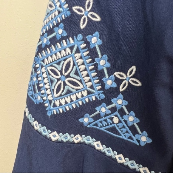 Southern Tide Embroidered Natalie Shift Dress - Picture 10 of 12